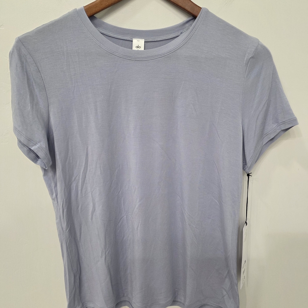 ALO Women's All Day Short Sleeve Size M Winter Frost